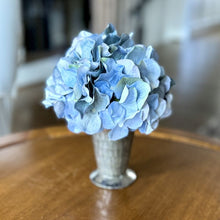 Load image into Gallery viewer, [JCH-AHDBL] Glass Julep Cup Hammered - Artificial Hydrangea Blue
