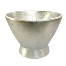 Load image into Gallery viewer, [RRCT-S-BKMSHDW] Resin Round Container Silver Leaf - Manzi Silver, Roses White &amp; Hydrangea White
